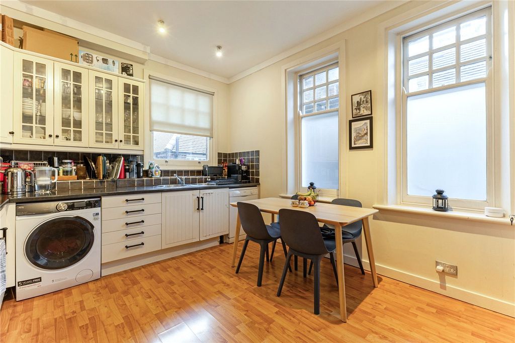 Property photo 2 of 10 Kitchen