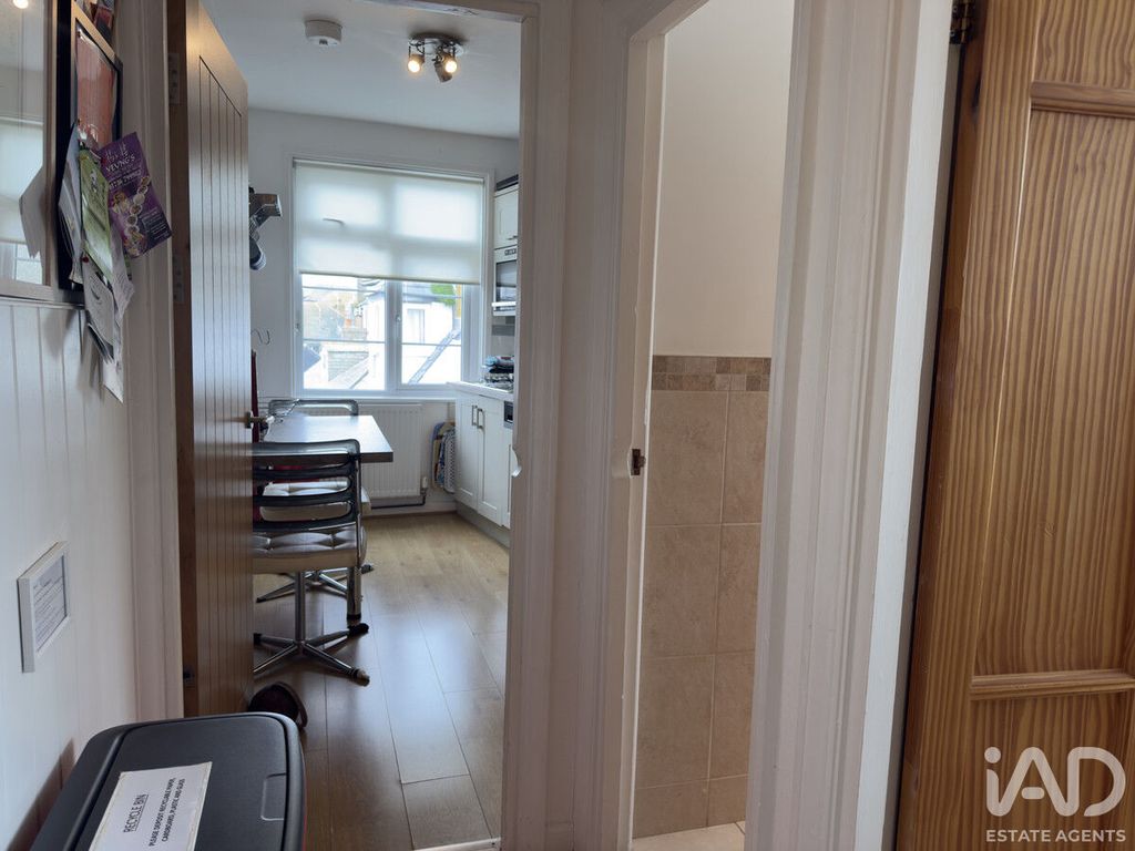 Property photo 2 of 36