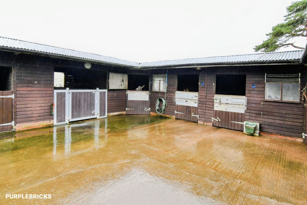 Property photo 3 of 33