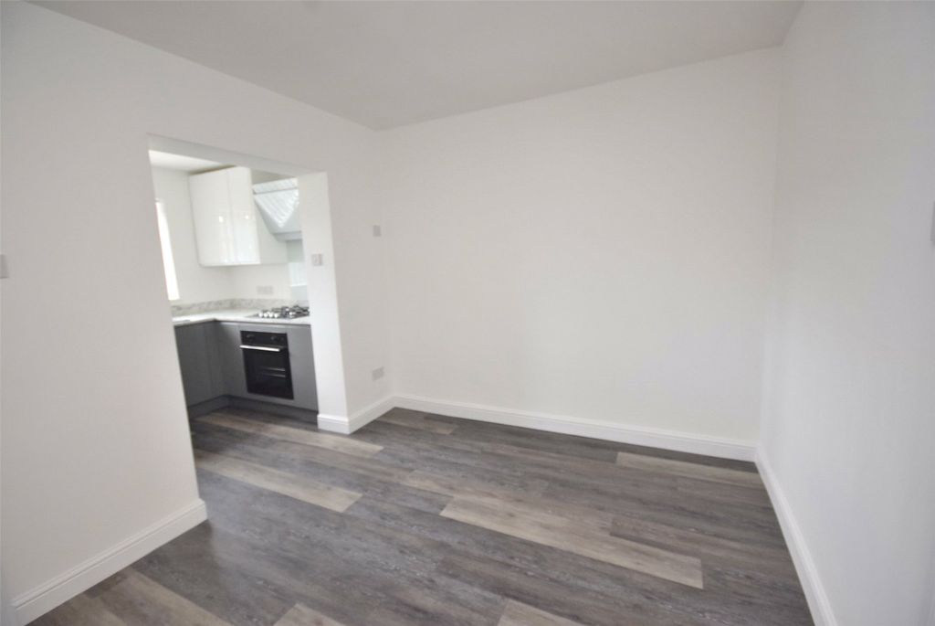 Property photo 3 of 12 Dining Area