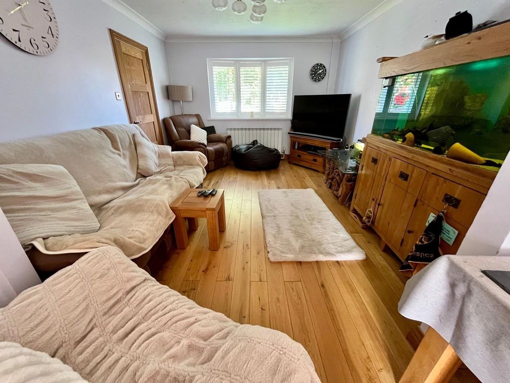 Property photo 3 of 18 Lounge Area