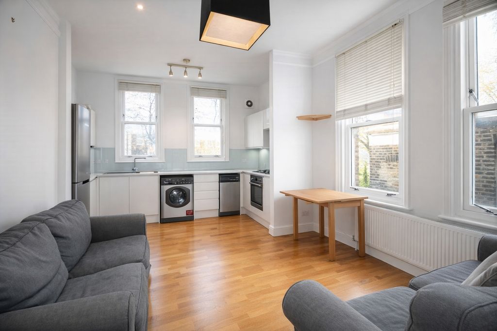 Property photo 2 of 7 Reception