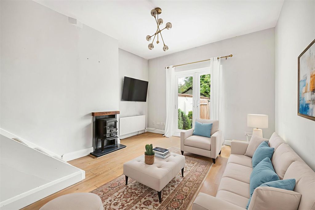Property photo 3 of 15 13_63428 - Living Room - Standard.Jpg