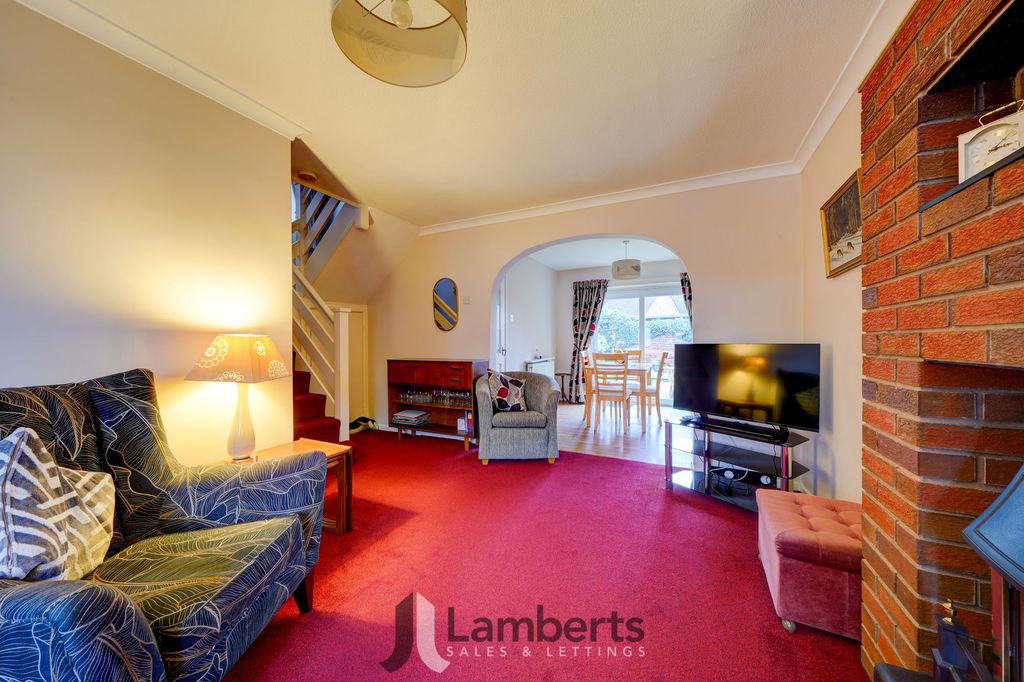 Property photo 2 of 19 Lounge