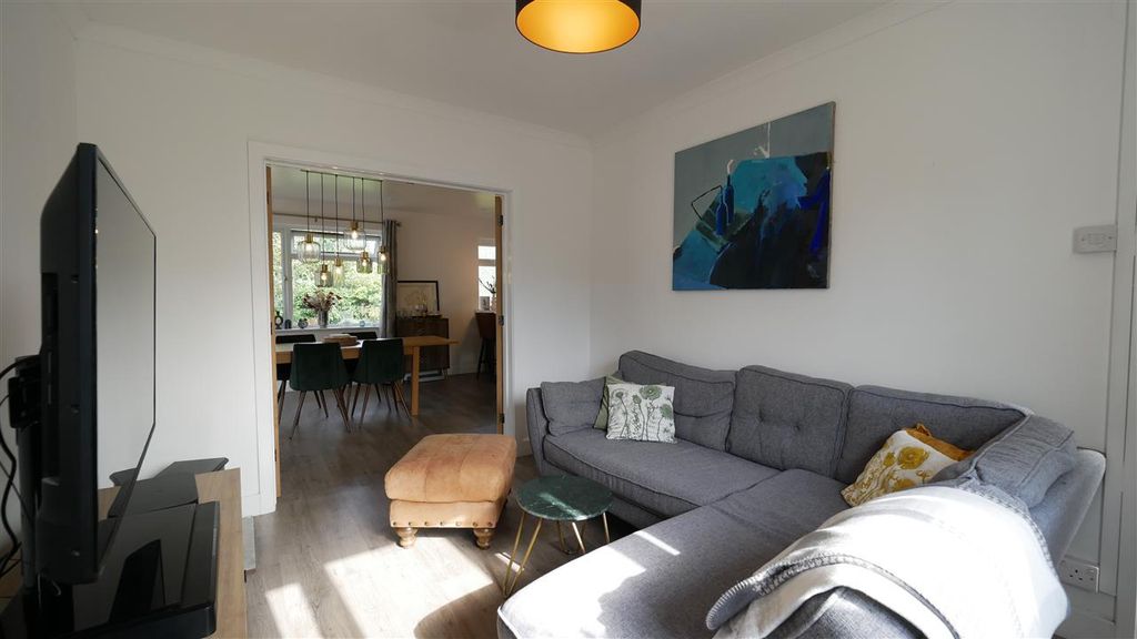 Property photo 2 of 20 Lounge