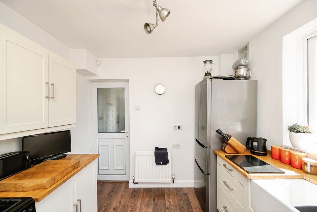 Property photo 2 of 24 Pbox-Img.Jpg