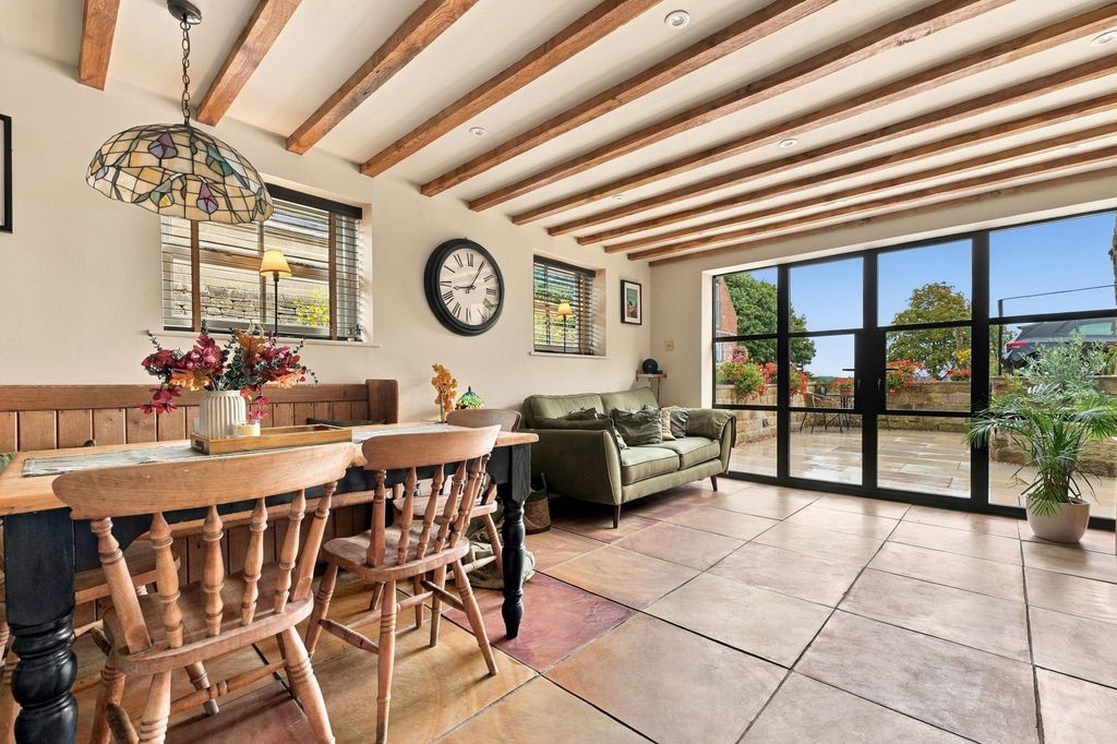 Property photo 3 of 46