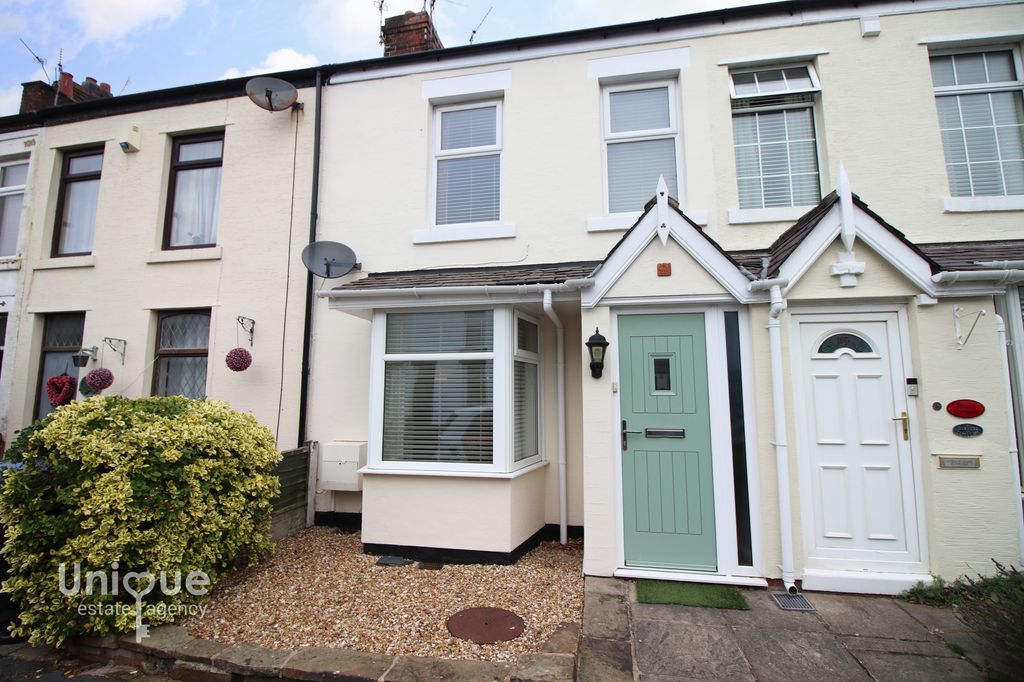 Property photo 1 of 17