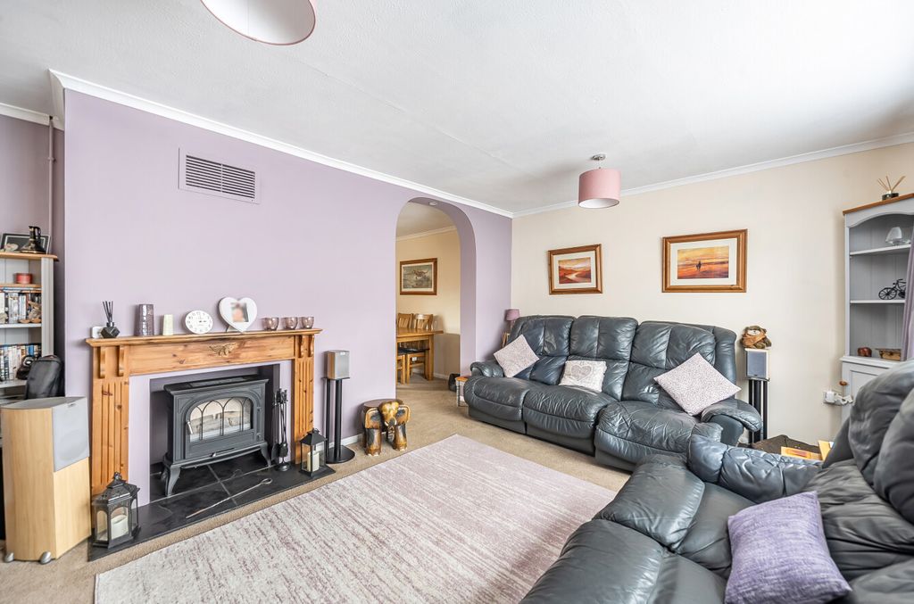 Property photo 3 of 20 1326051-16-687A76...