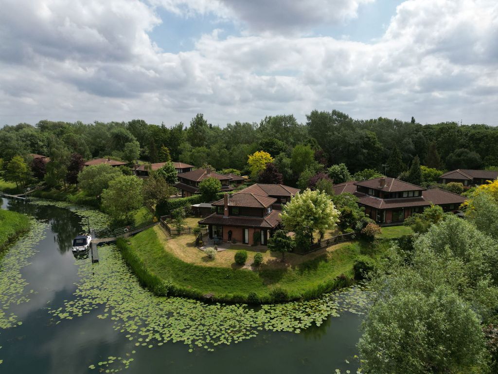 Property photo 1 of 33