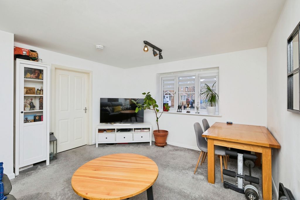 Property photo 3 of 15 Living Room