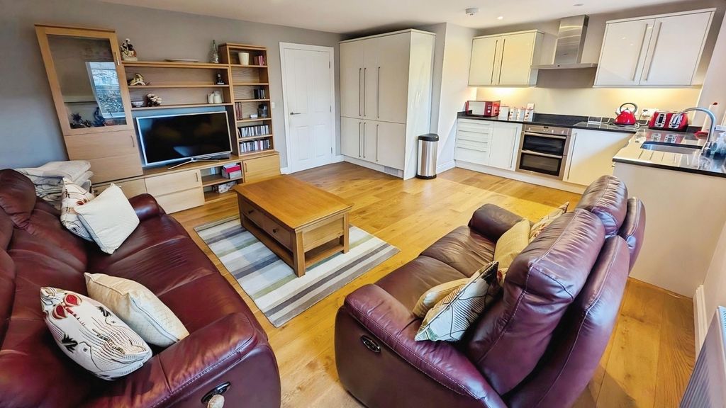 Property photo 3 of 13 Pbox-Img.Jpg