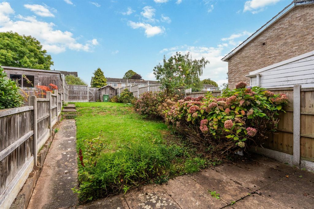 Property photo 2 of 13 14 Merryfield Close_17.Jpg