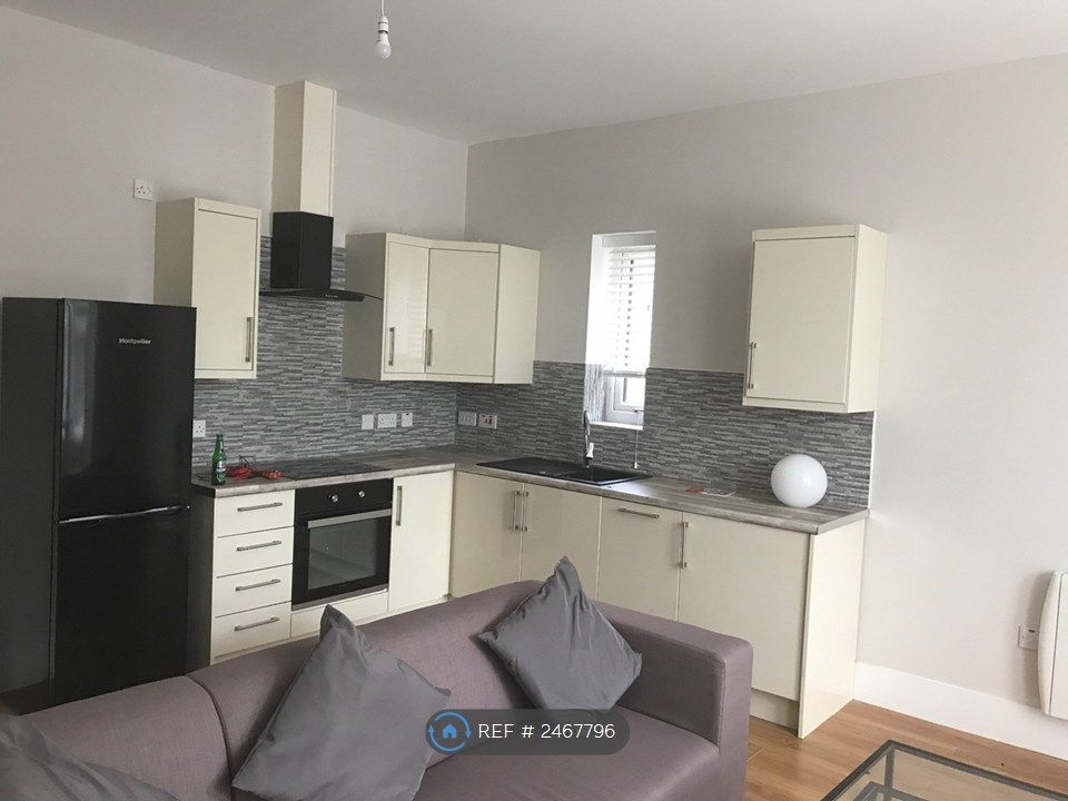 Property photo 2 of 8