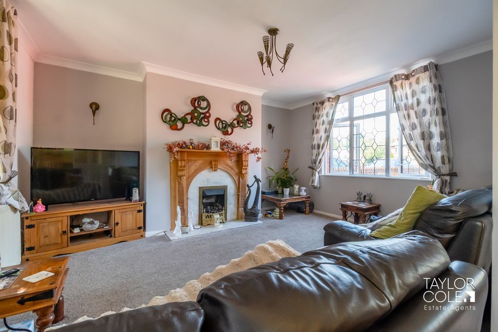 Property photo 3 of 32