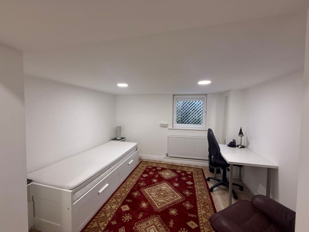 Property photo 1 of 4