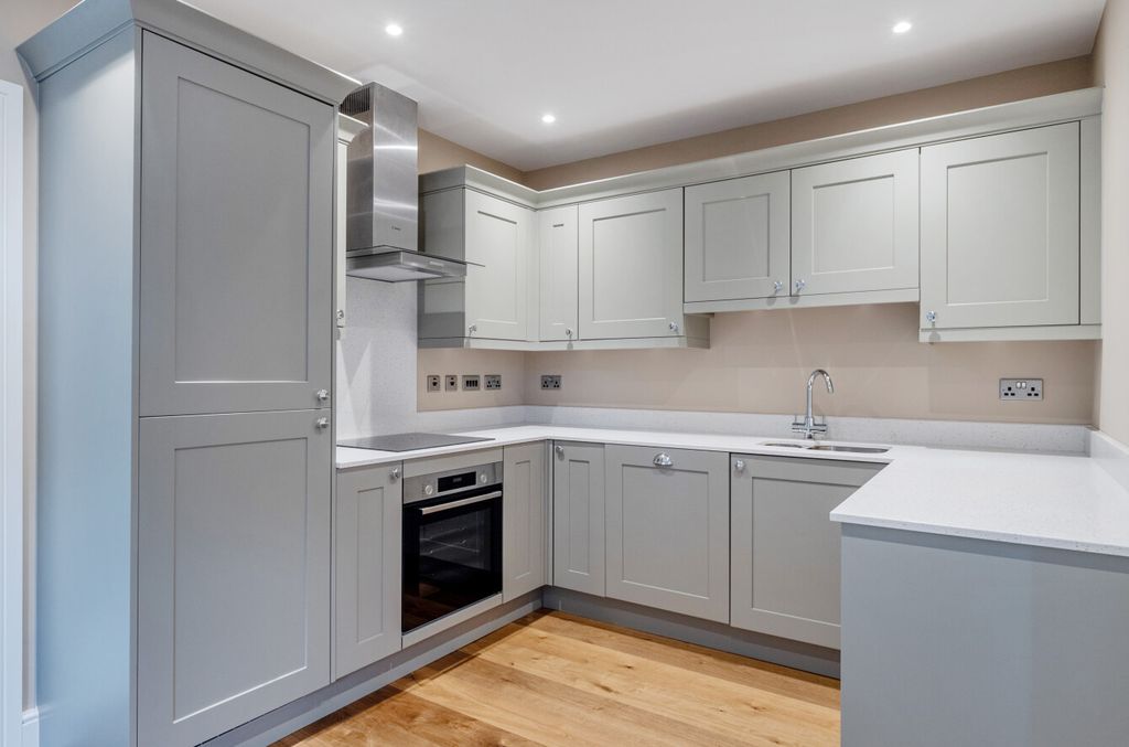 Property photo 3 of 12 1511808-8-6A9163F...