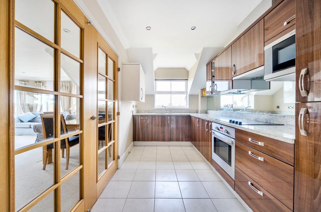 Property photo 3 of 13 1470765-3-6A217Ab...
