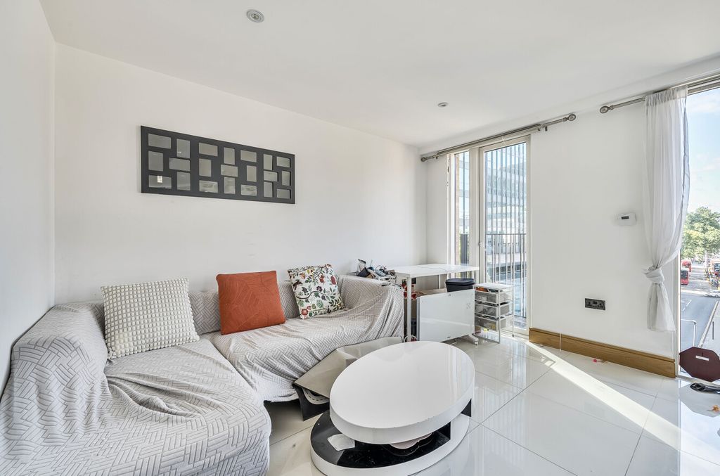 Property photo 2 of 13 1335281-9-68924E9...
