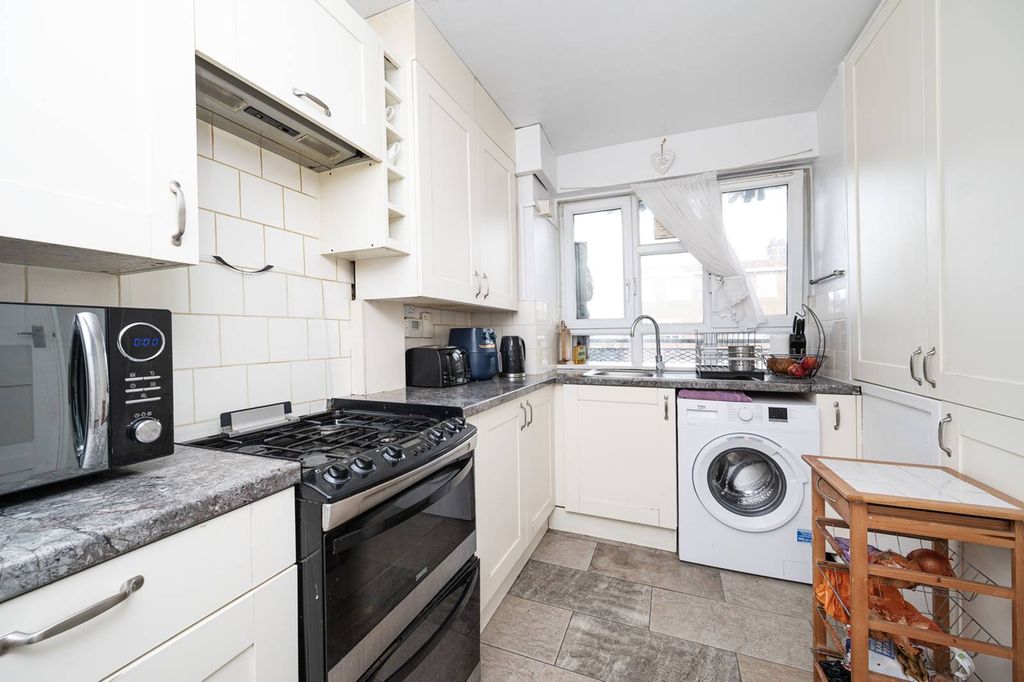 Property photo 3 of 12