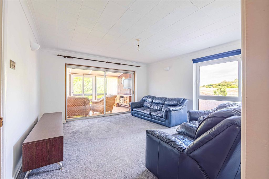 Property photo 3 of 38 Picture No. 91