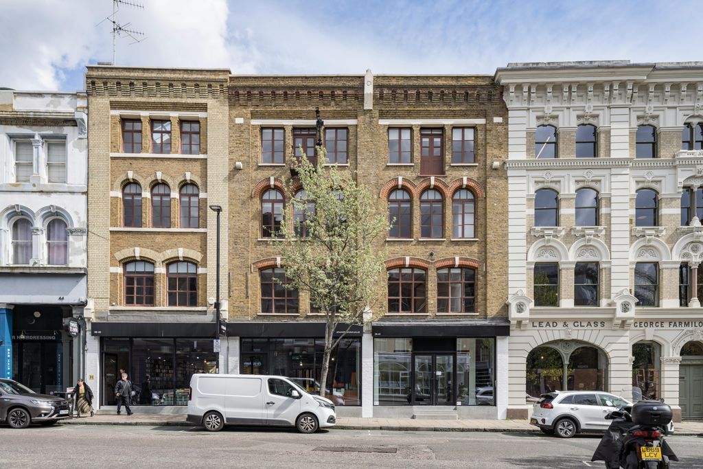 Property photo 3 of 11 External