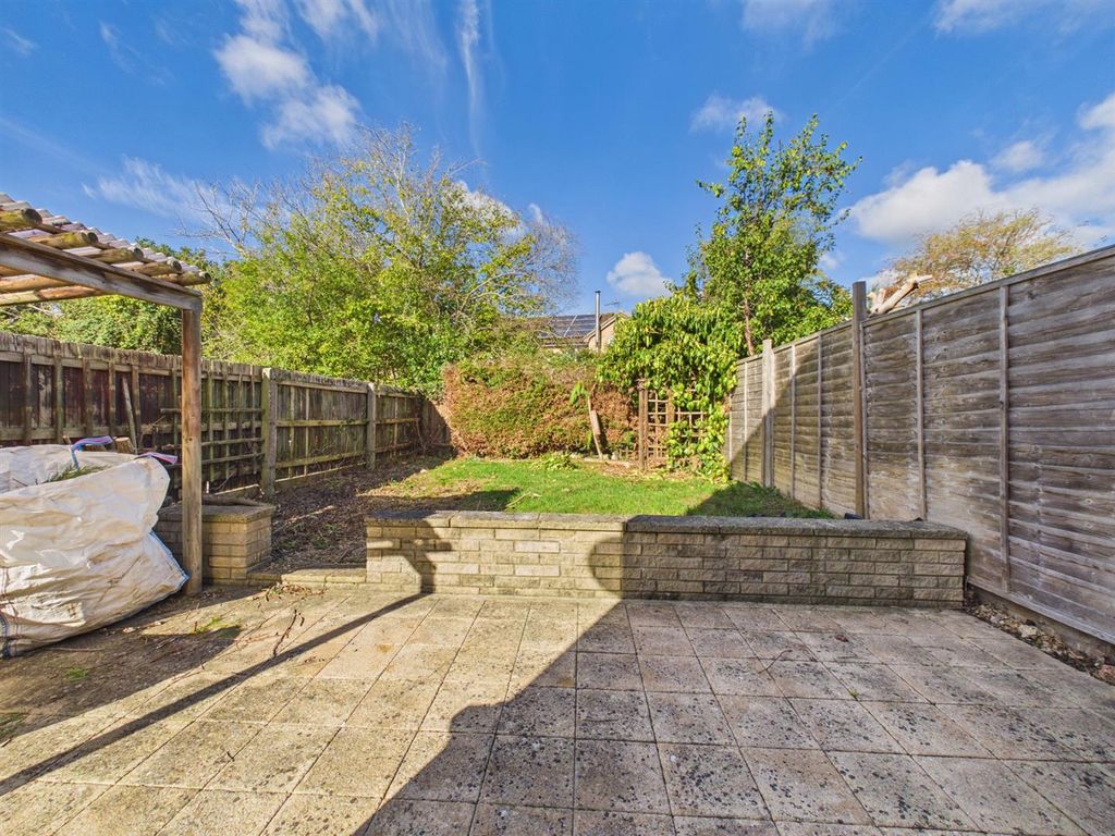 Property photo 3 of 8 Garden