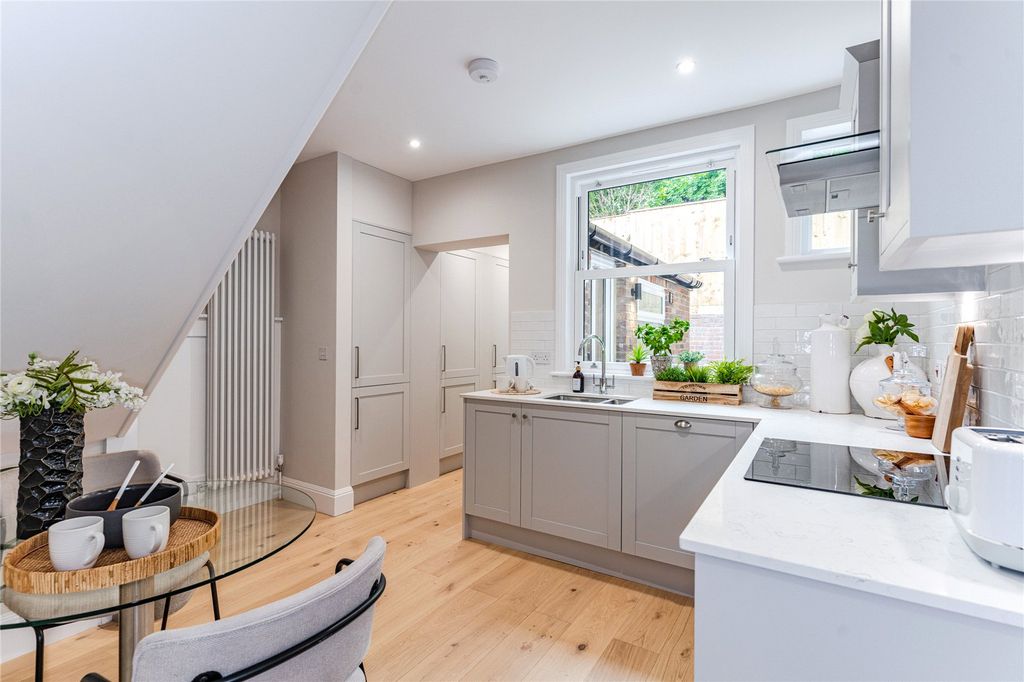 Property photo 2 of 16 No 4 Kitchen