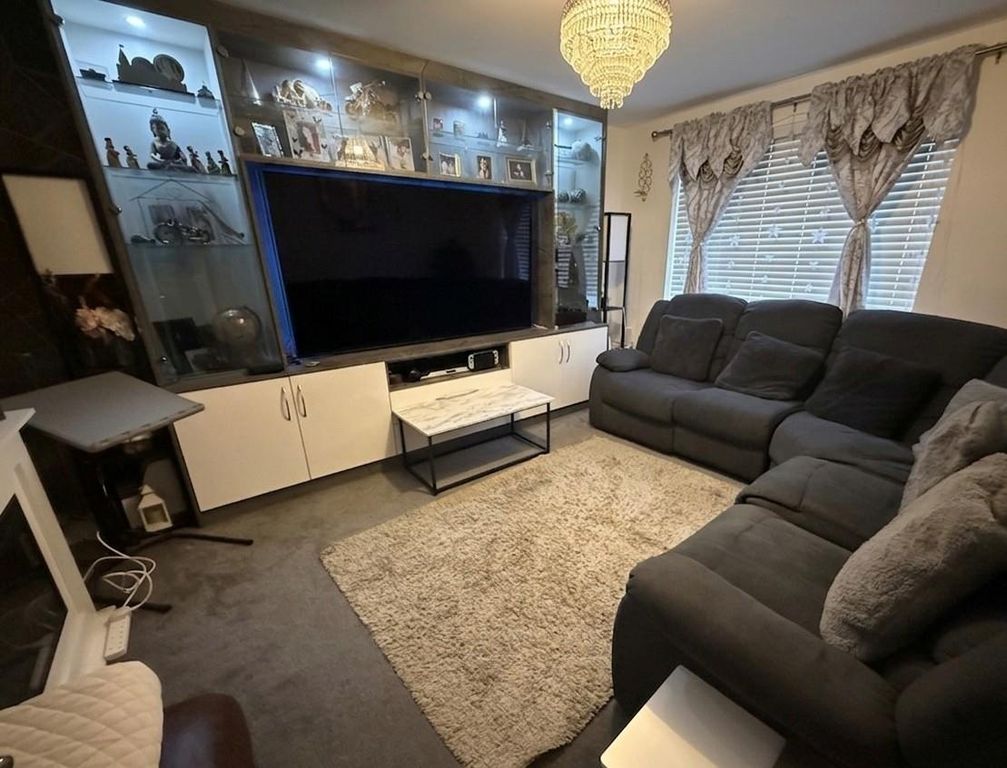 Property photo 2 of 12 10.Jpg
