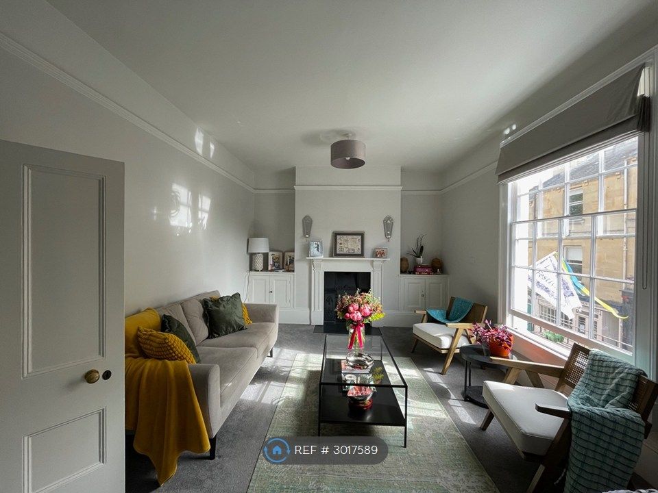 Property photo 1 of 12 Sitting Room