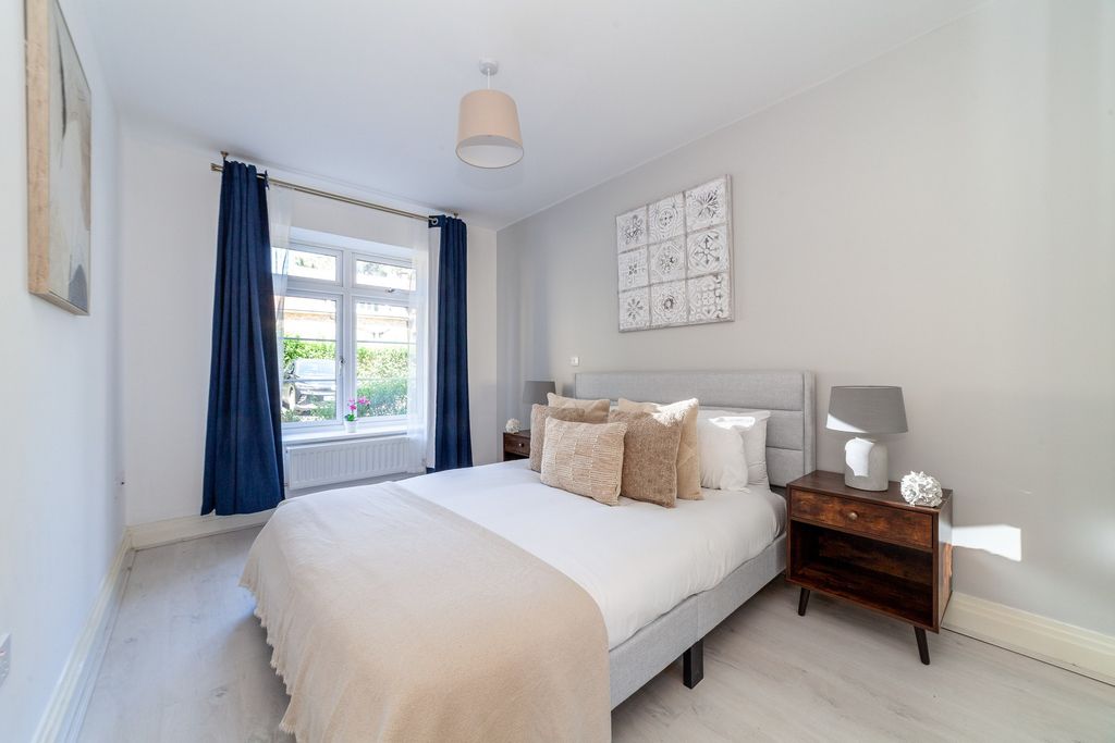 Property photo 3 of 28 Bedroom