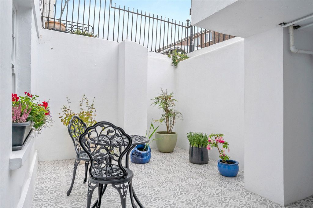 Property photo 3 of 13 Front Terrace