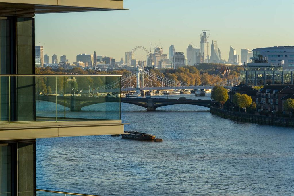 Property photo 1 of 33