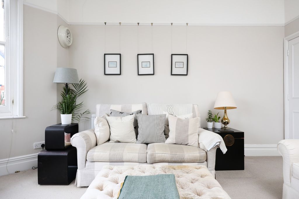 Property photo 3 of 13 Sitting Room