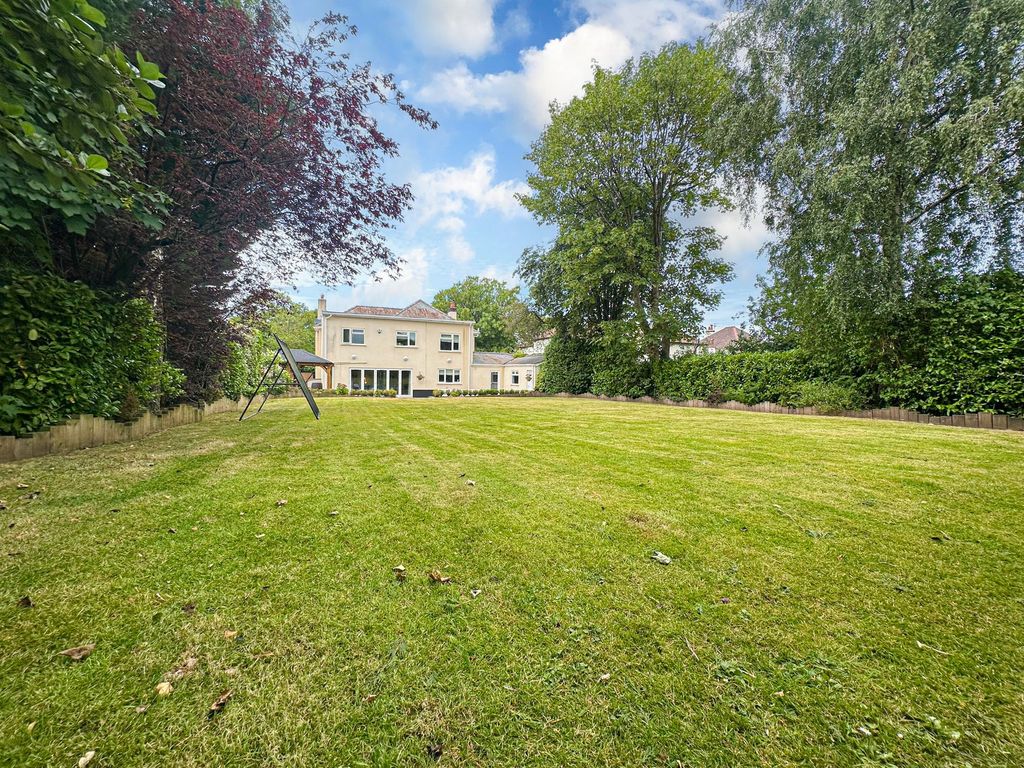 Property photo 3 of 38