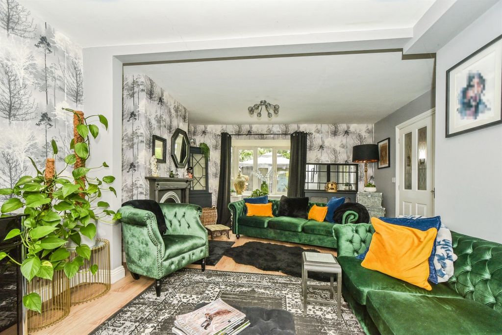 Property photo 3 of 19