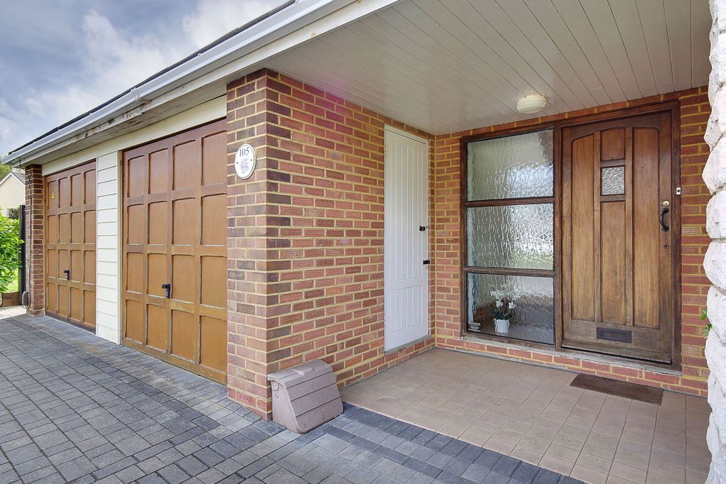 Property photo 3 of 45