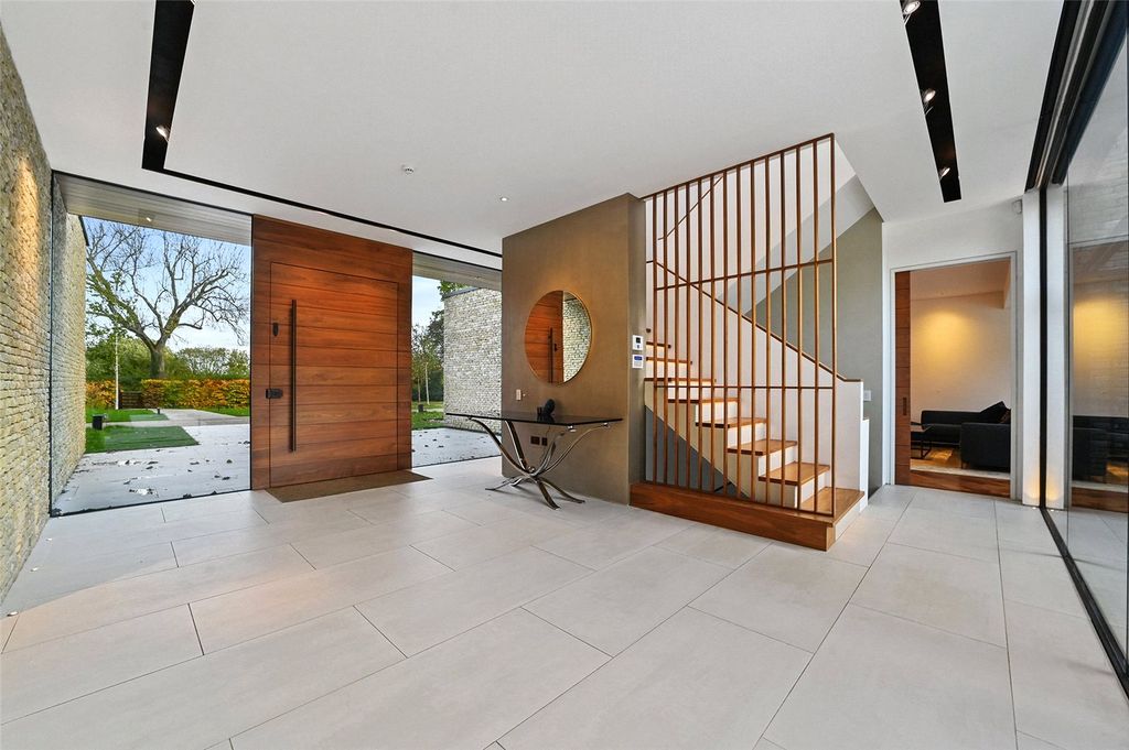 Property photo 2 of 17 Reception Hallway