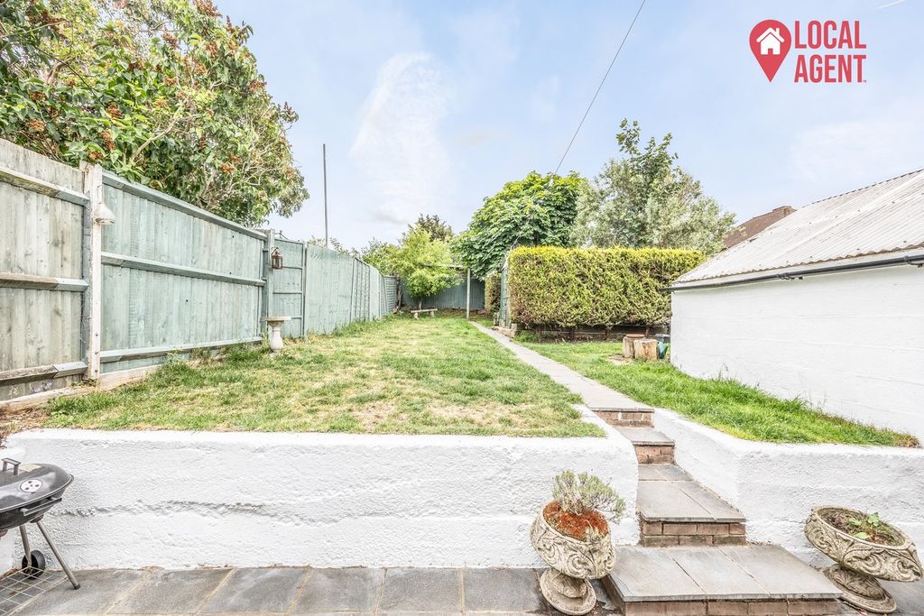 Property photo 3 of 18