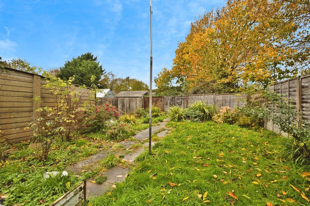 Property photo 2 of 17