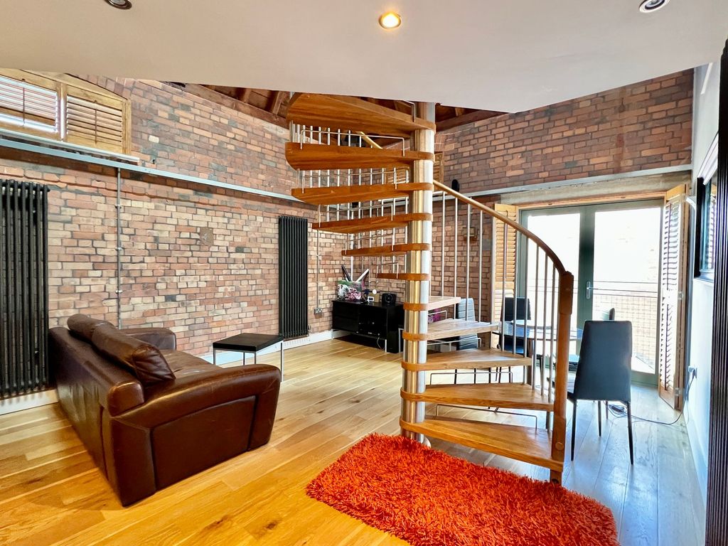 Property photo 2 of 23