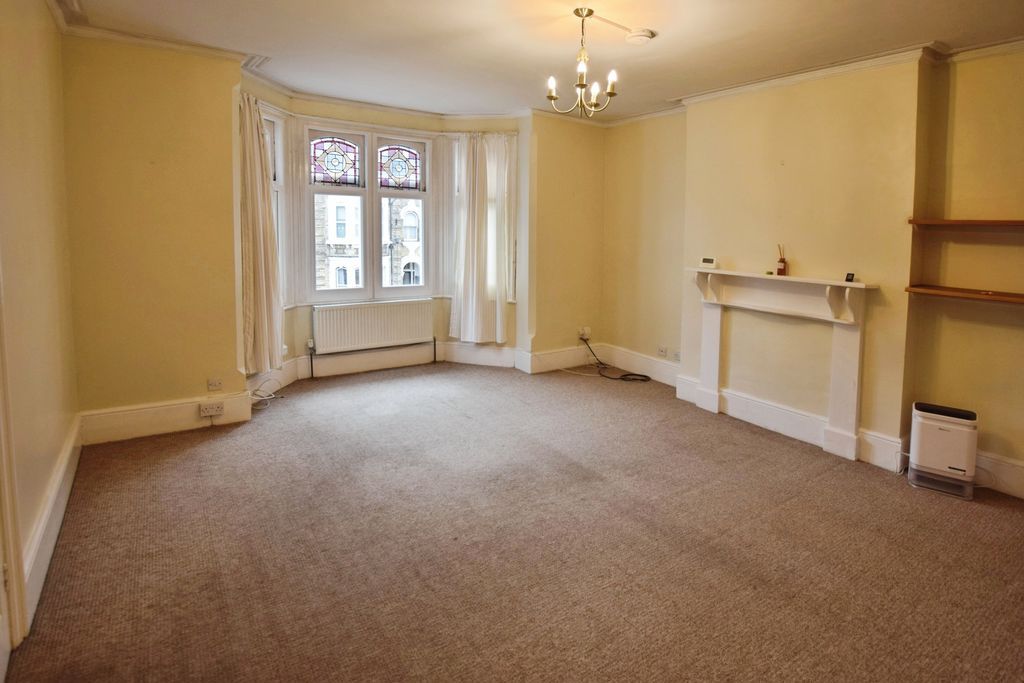 Property photo 2 of 7 Lounge