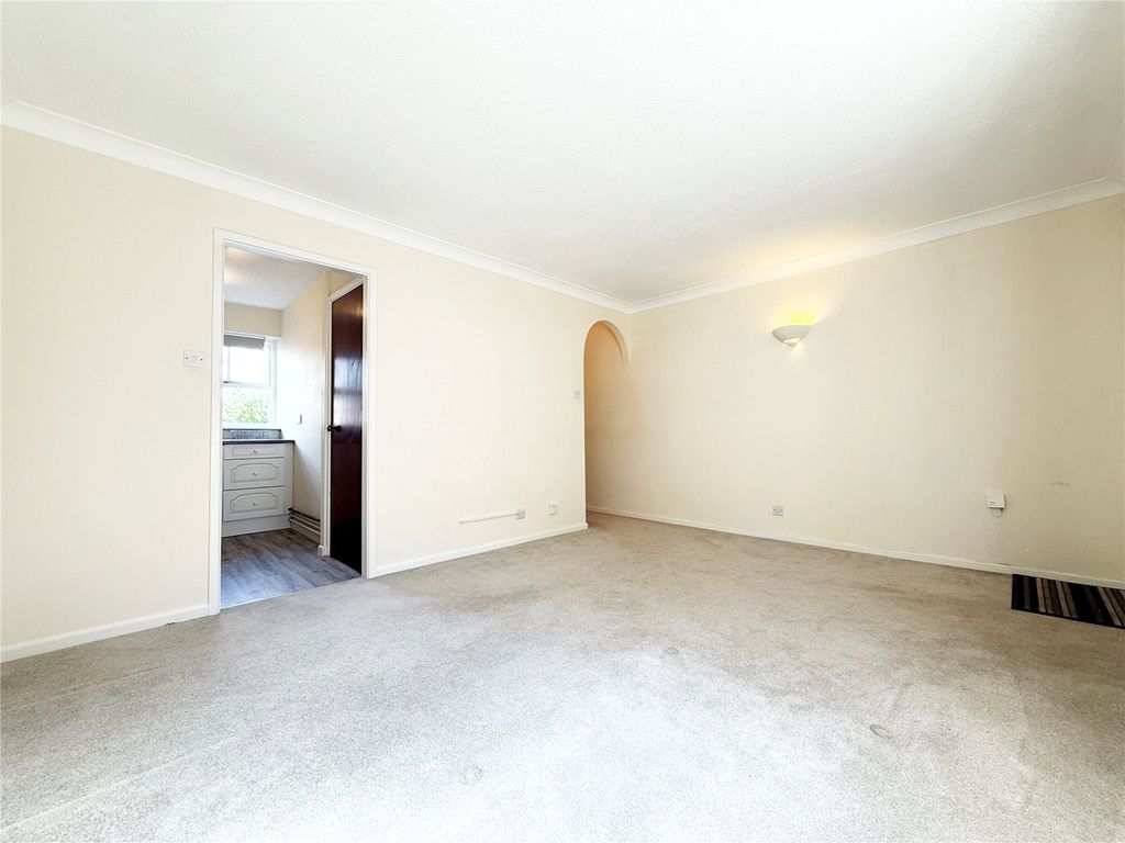 Property photo 3 of 11 Picture No. 17