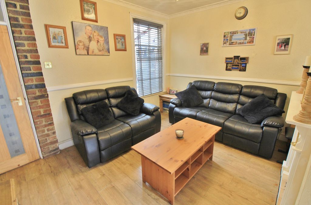 Property photo 3 of 13