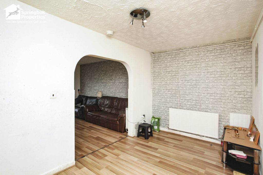 Property photo 3 of 14 Image 2