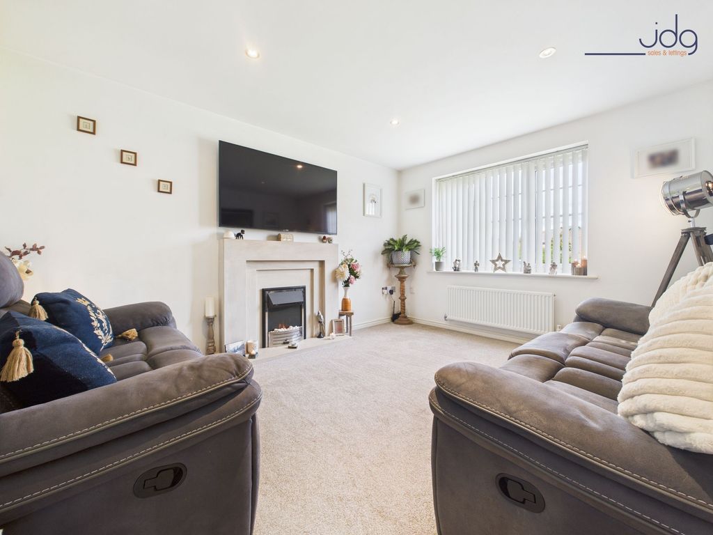 Property photo 2 of 21 Cosy Lounge