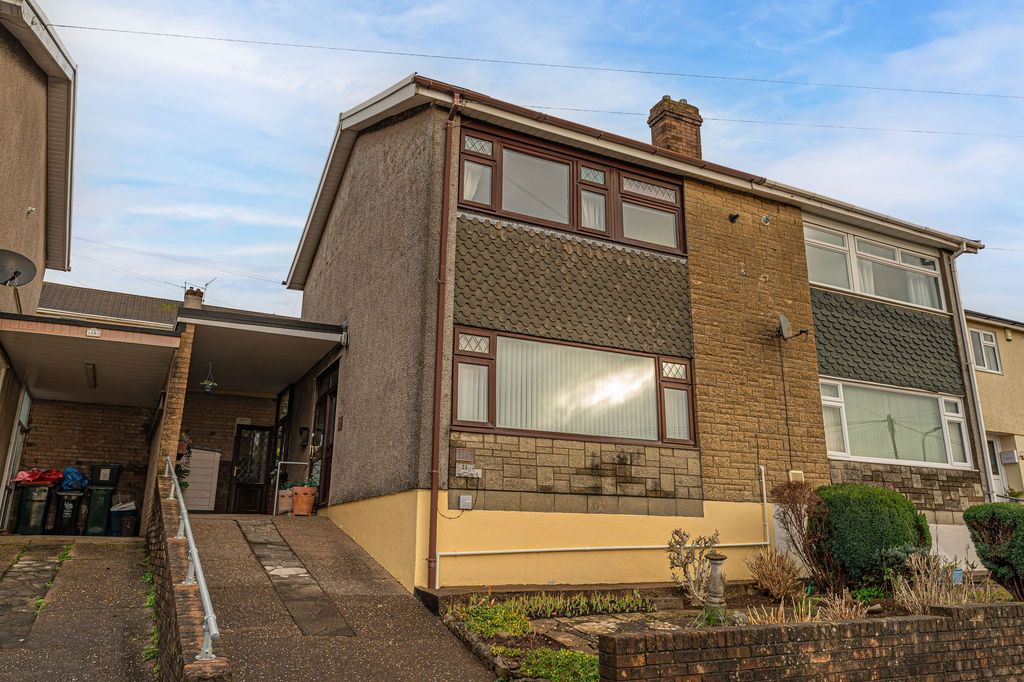 Property photo 1 of 33