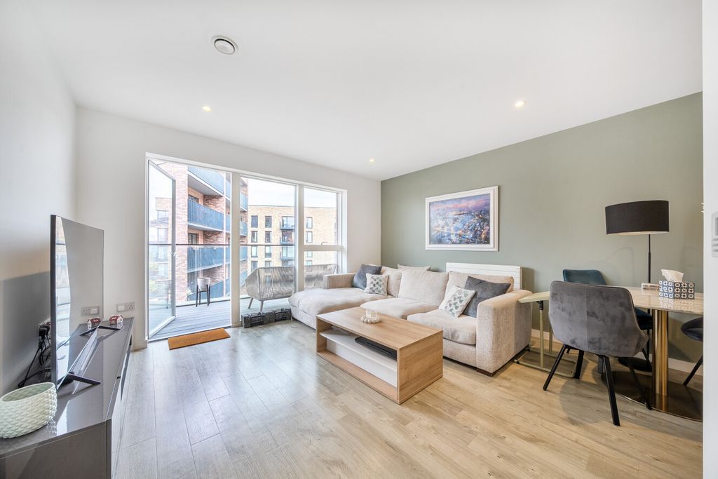 Property photo 1 of 17 1457216-20-6A0341...