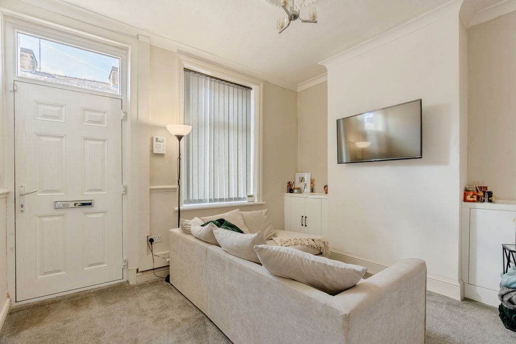 Property photo 2 of 15 Pbox-Img.Jpg