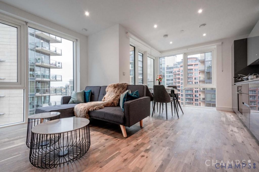 Property photo 1 of 13 2 Bedroom Apartment With 3 Bathrooms